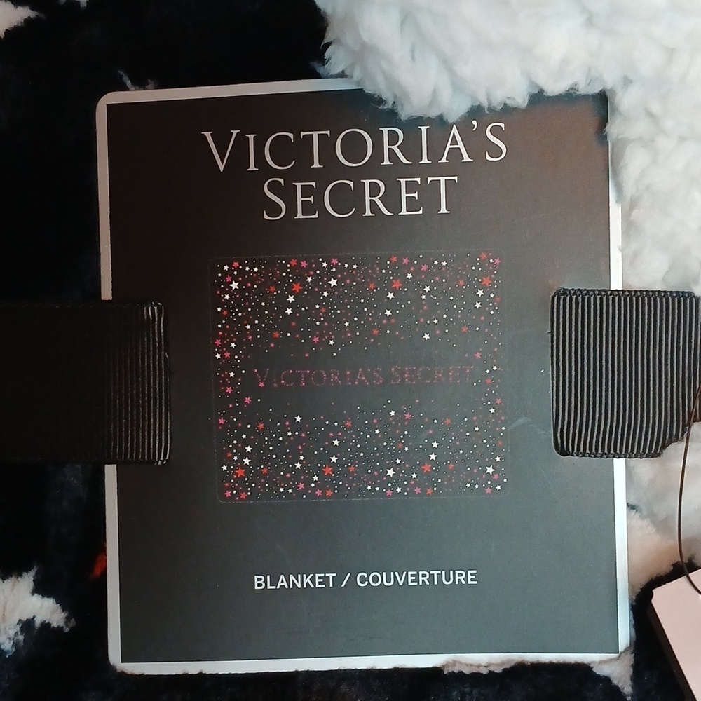 Victoria’s Secret Blanket Fashion Show Sherpa Star Blanket 🆕️ - Picture 3 of 12